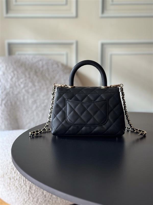 2026131222438402 700